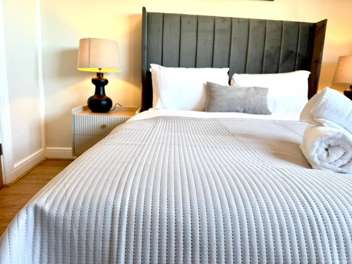 Cardiff Skyline Penthouse Apartment Free Parking Sleeps 8 0*,